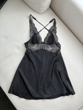 Victoria’s Secret Eyelash Lash Open Back Backless Short Slip S Deep V Plunge